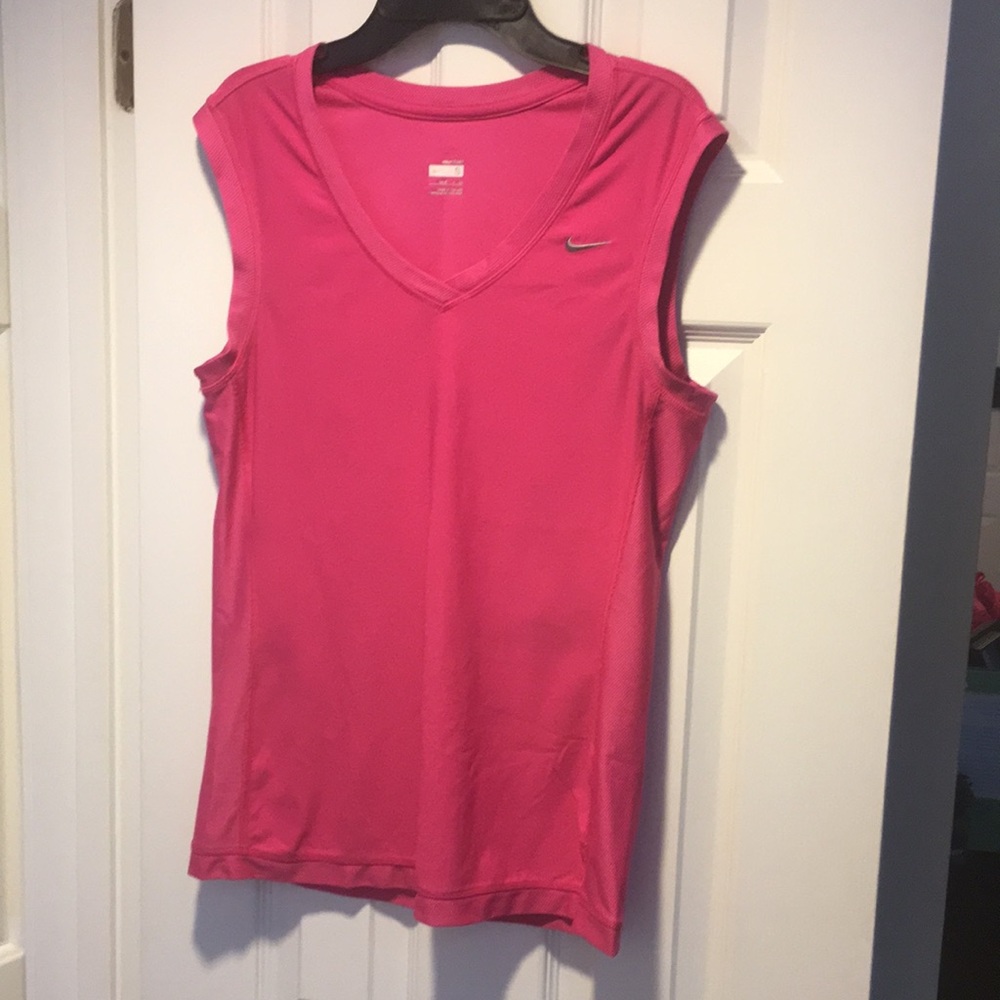 Workout sleeveless top